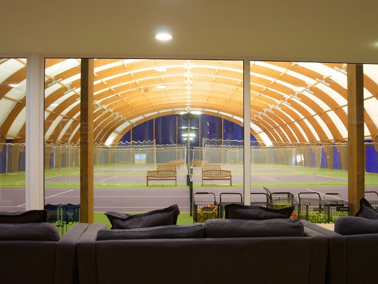 Public tennis courts in London